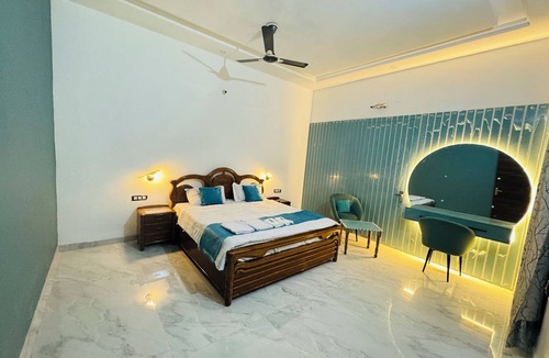 Amritsar Bed & Breakfast | Spacious 5-Bedroom Homestay with Attached Washrooms, near Amritsar Airport.