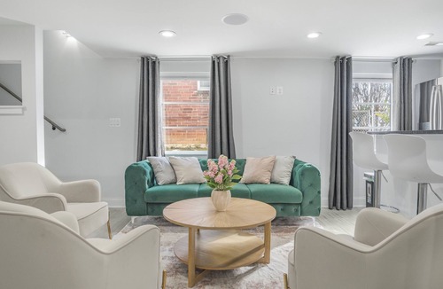 Virginia Square House | Spacious 5-bedroom house in lovely Arlington with AC, WiFi