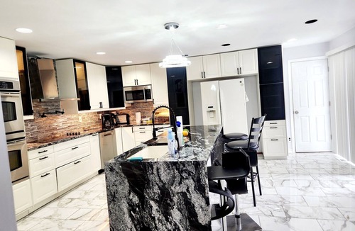 Bay Shore House | Spacious 5-bedroom house in lovely multi million dollars area with AC
