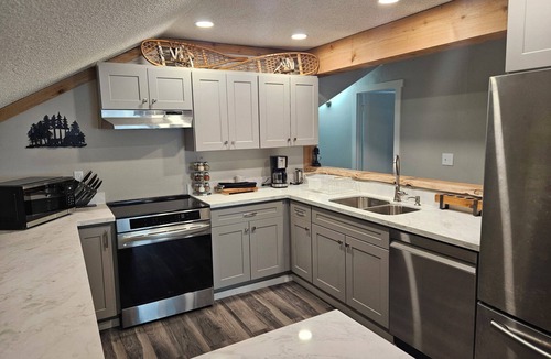 Enumclaw House | Spacious 5-bedroom House in Greenwater, mins from Mt. Rainier National Park.