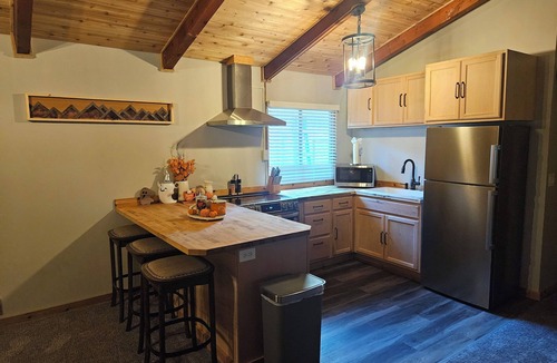 Enumclaw House | Spacious 5-bedroom House in Greenwater, mins from Mt. Rainier National Park.