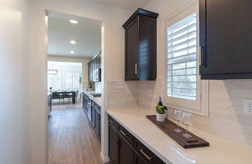 Winchester House | Spacious 5-bedroom house with AC, WiFi in awesome Murrieta