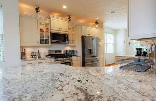 Jefferson Township House | Spacious 5-bedroom house with Majestic Views Hot Tub in delightful Hidden Valley