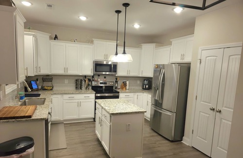 Seven Lakes House | Spacious 5-bedroom house in peaceful West End. 8 minutes to PINEHURST #2!!!