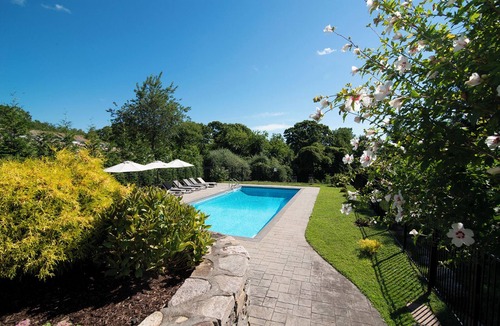 Westerly House | Spacious 5-bedroom house with Pool