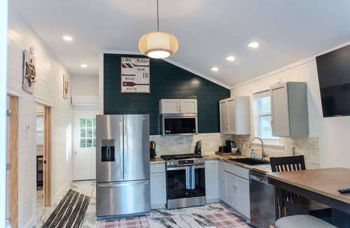 Lamoine House | Spacious 5-bedroom house in perfect Lamoine with AC