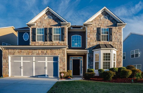 Lilburn House | Spacious 5-bedroom house in terrific Lilburn with AC