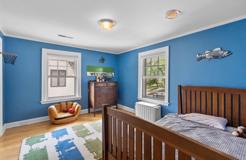 Regent House | Spacious 5-bedroom house in University Heights/Camp Randall w/3.5 bathrooms