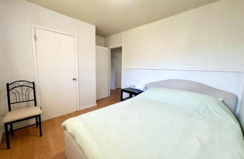 Richmond Villa | Spacious 5 Bedroom House Near YVR Airport, Transit & Shopping