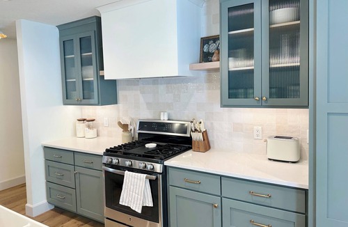 Winesburg House | Spacious 5-Bedroom House with Pool and Hot Tub for Families & Groups