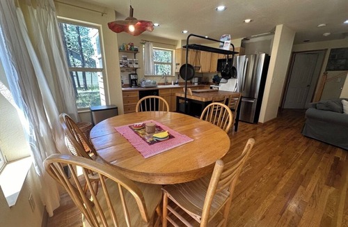 Three Rivers House | Spacious 5-bedroom house with close proximity to Mt. Bachelor and Sunriver.