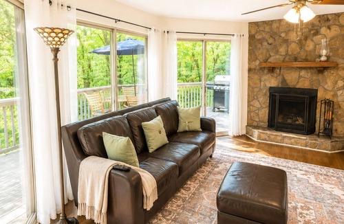 Big Canoe House | Spacious 5-bedroom Mountain Getaway in Big Canoe, North Georgia