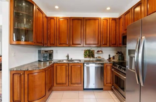 Long Beach House | Spacious 5-bedroom ocean view house in serene Long Beach with fitness room.