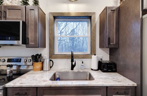 Briar Crest Woods Ski Chalet | Spacious 5-bedroom on Private 2 acre lot Fire Pit and Game Room
