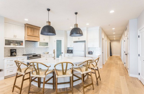 Arnolds Park Condo | Spacious 5-bedroom condo in the delightful Stillwater building East Lake Okoboji