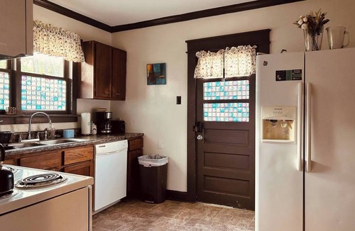 Bloomington House | Spacious 5-Bedroom Home Near Downtown Bloomington with King & Queen Beds