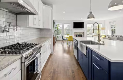 College Park House | Spacious 5-bedroom home in Hyattsville, Maryland