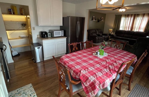 Maxwell House | Spacious 5-bedroom house in peaceful NE Indianapolis Subdivision