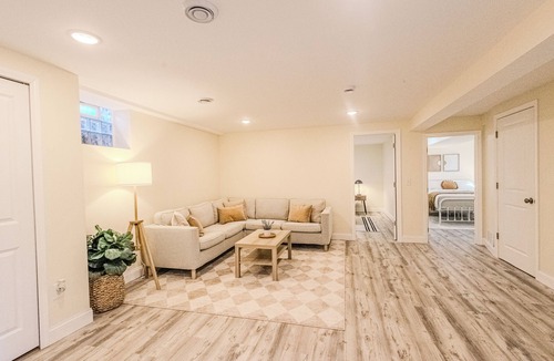 Columbia Heights House | Spacious 5-bedroom house with AC, WiFi in welcoming Minneapolis near Downtown