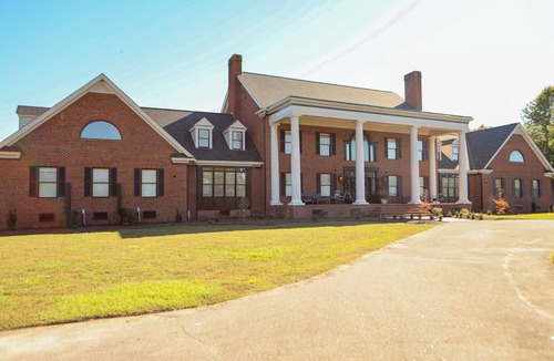 Rocky Mount House | Spacious 5-bedroom, 8,000 sq. ft. estate just outside Rocky Mount mins from I-95