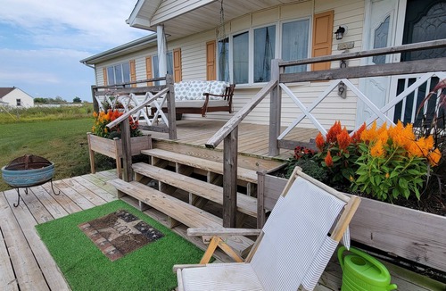 Ewell House | Spacious 5-bedroom house with WiFi, AC and private dock on charming Smith Island