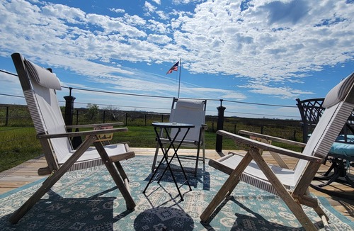 Ewell House | Spacious 5-bedroom house with WiFi, AC and private dock on charming Smith Island