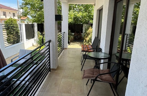Mamaia-Sat Villa | Spacious 5-bedroom villa with WiFi and AC in beautiful Mamaia-Sat