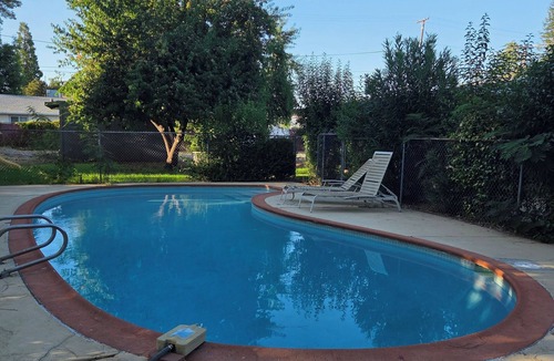 Enterprise House | Spacious 5-bedrooms house in fabulous Redding with Swimming pool n12 beds,3 bath