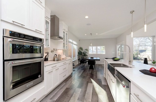 Indianapolis House | Spacious 5 BR Home w/Pool, Outdoor Grill + Bar