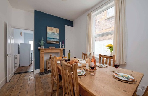 Southsea House | Spacious 5BR Southsea House. Great value for groups, families and work crews.
