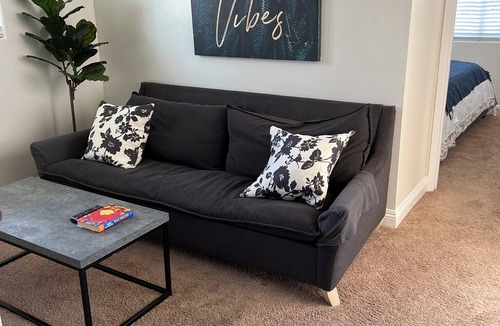 Estates at Canyon Crest House | Spacious 5-Master suite house in UC Riverside with individual AC, WiFi. Enjoy!