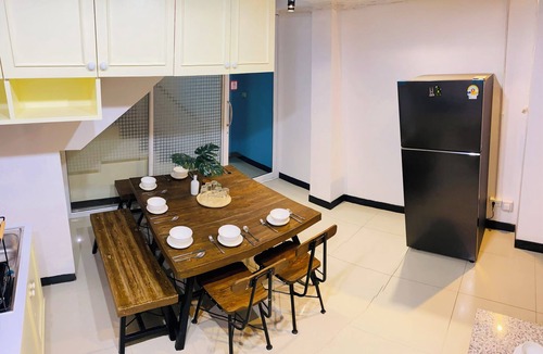 Huay Kaew House | Spacious 5-bedroom 5.5 bathrooms townhome in Nimman with airport pick up