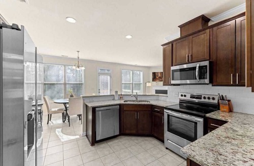 Norcross House | Spacious 5B3B｜Lush Backyard｜Garage & Street Parking｜Newly Renovated #41985