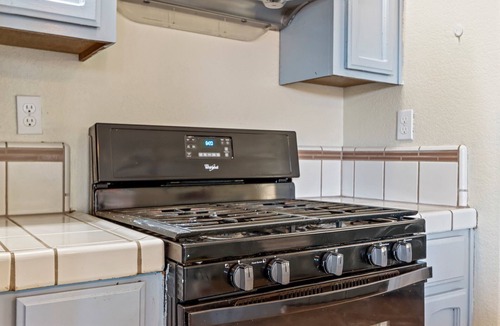Elk Grove House | Spacious 5BD 3BR Home with Pool table & Air hockey table in Safe Neighborhood