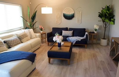 Visalia House | Spacious 5BD Home w EV charger near Sequoia Ntl Pk