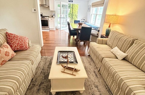 Westerly House | Spacious 5bdrm home- saltwater pool, WiFi, AC, private beach parking pass