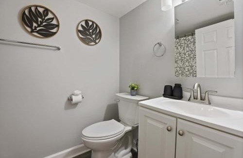 Berwyn House | Spacious 5BR 2BA Berwyn Home