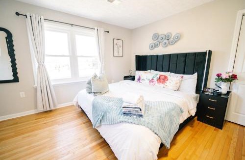 Hunter Mill House | Spacious 5BR 2BA Free Parking Minutes to DC with Foosball