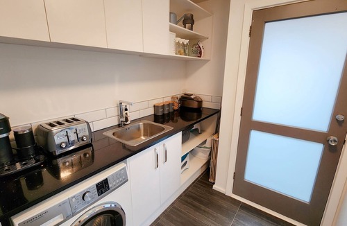 Hoon Hay House | Spacious 5BR 2BA plus sleepout & games room Family Home