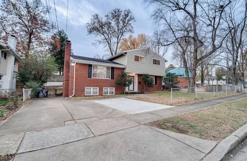 Oxon Hill House | Spacious 5BR/3 full BR Radiant Home 2 minutes from MGM/NAtional Harbor