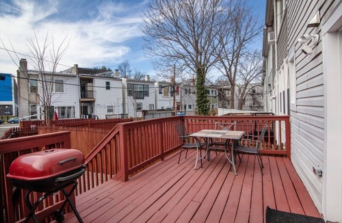 Petworth House | Spacious 5BR DC Home for Groups