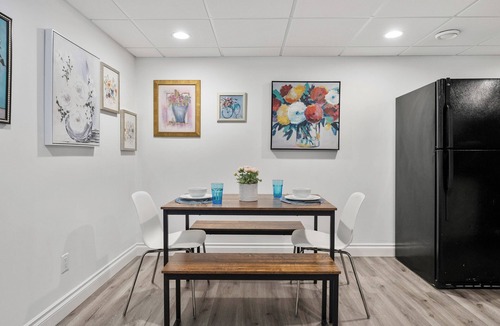 Edmonton House | Spacious 5BR Home, 2 Suites, Sleeps 14, Pet Friendly Near Whyte Ave!