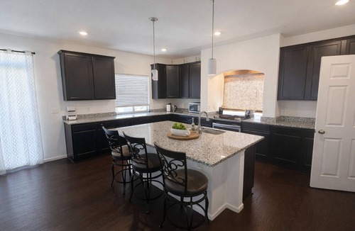 Green Valley Ranch House | Spacious 5BR Home-Ideal for Monthly Stays