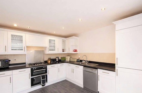 Heath House | Spacious 5BR Home | Principality & Utilita Arena