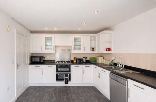 Heath House | Spacious 5BR Home | Principality & Utilita Arena