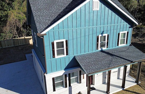 Macon House | Spacious 5BR Home | Sleeps 12 | Pet Friendly