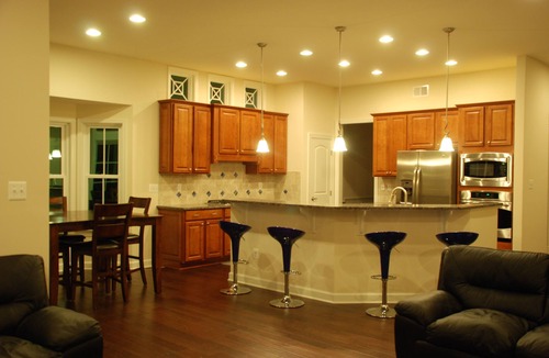 The Glade House | Spacious 5BR House, 2 pools & pickle ball, bike to beach, linen provided