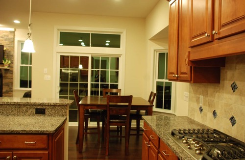 The Glade House | Spacious 5BR House, 2 pools & pickle ball, bike to beach, linen provided