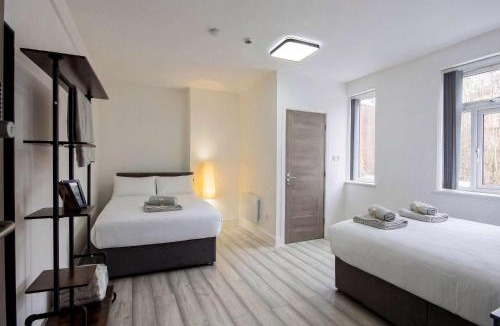 Cheetham Hill House | Spacious 5BR House Near Manchester City Centre