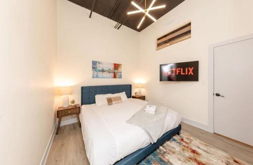 Near South Side Apartment | Spacious 5BR Luxury Suite Perfect for Group Sleeps 12 Near McCormick Place, Grant Park and Soldier Field